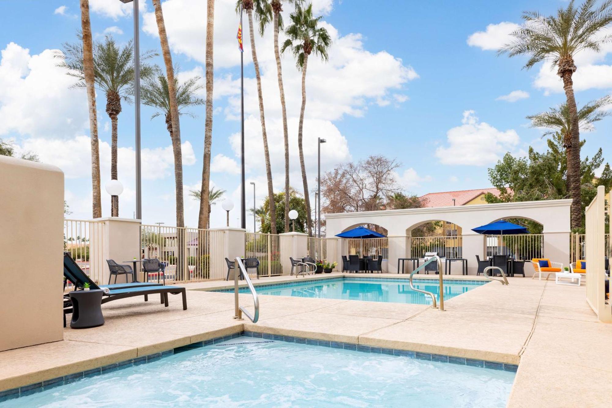 Hampton Inn Phoenix-Чандлер Экстерьер фото