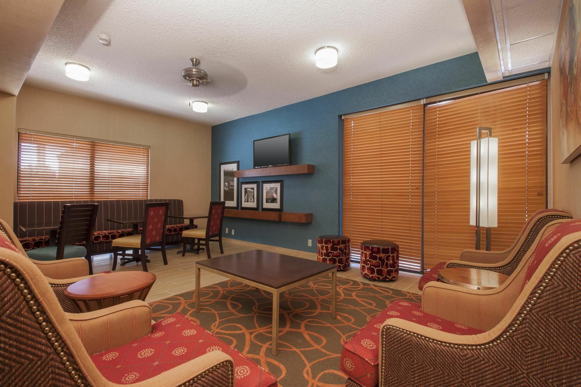 Hampton Inn Phoenix-Чандлер Экстерьер фото